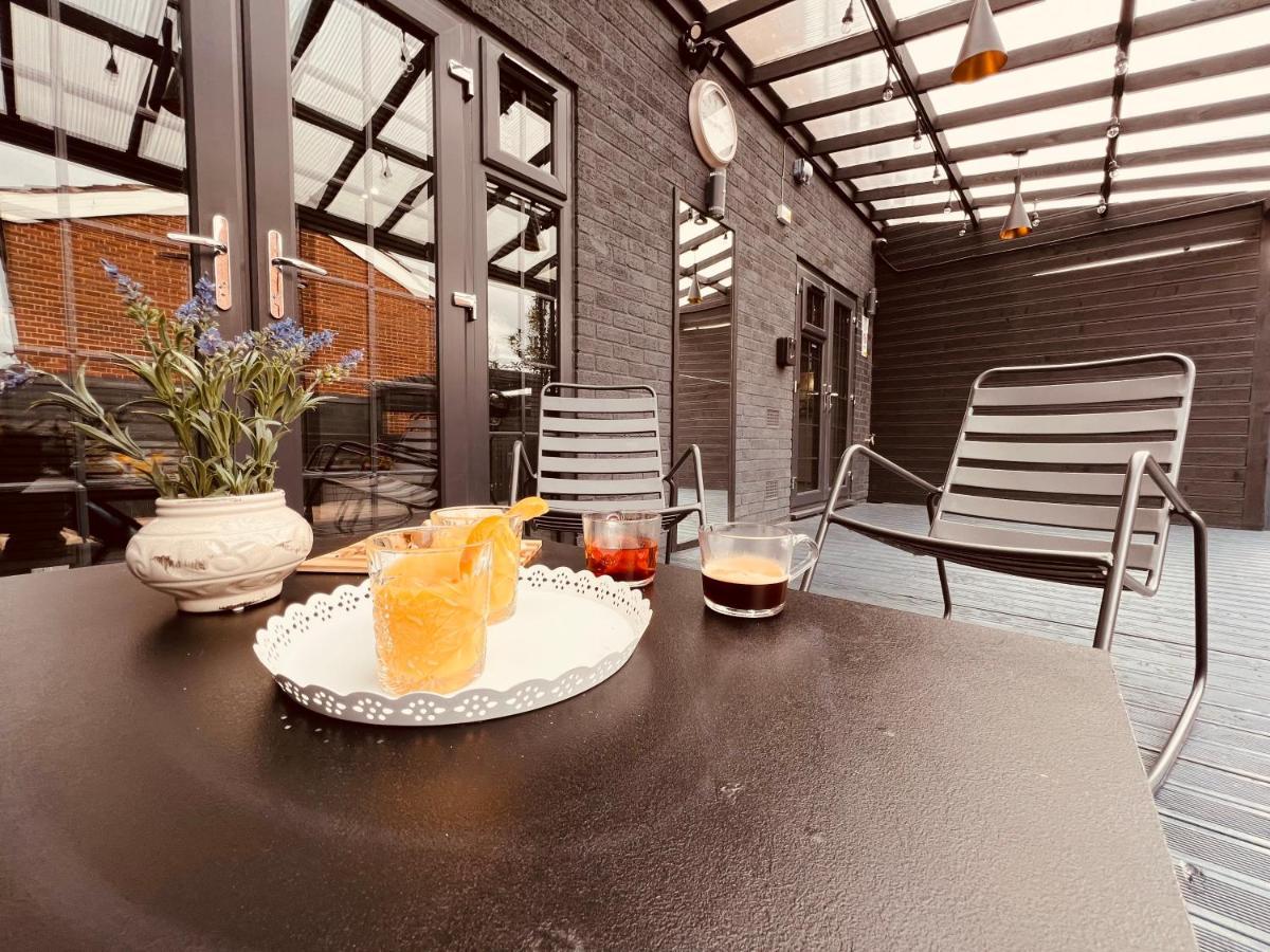 Holiday home Urban Escape *4 Bedroom House* With Free Parking
