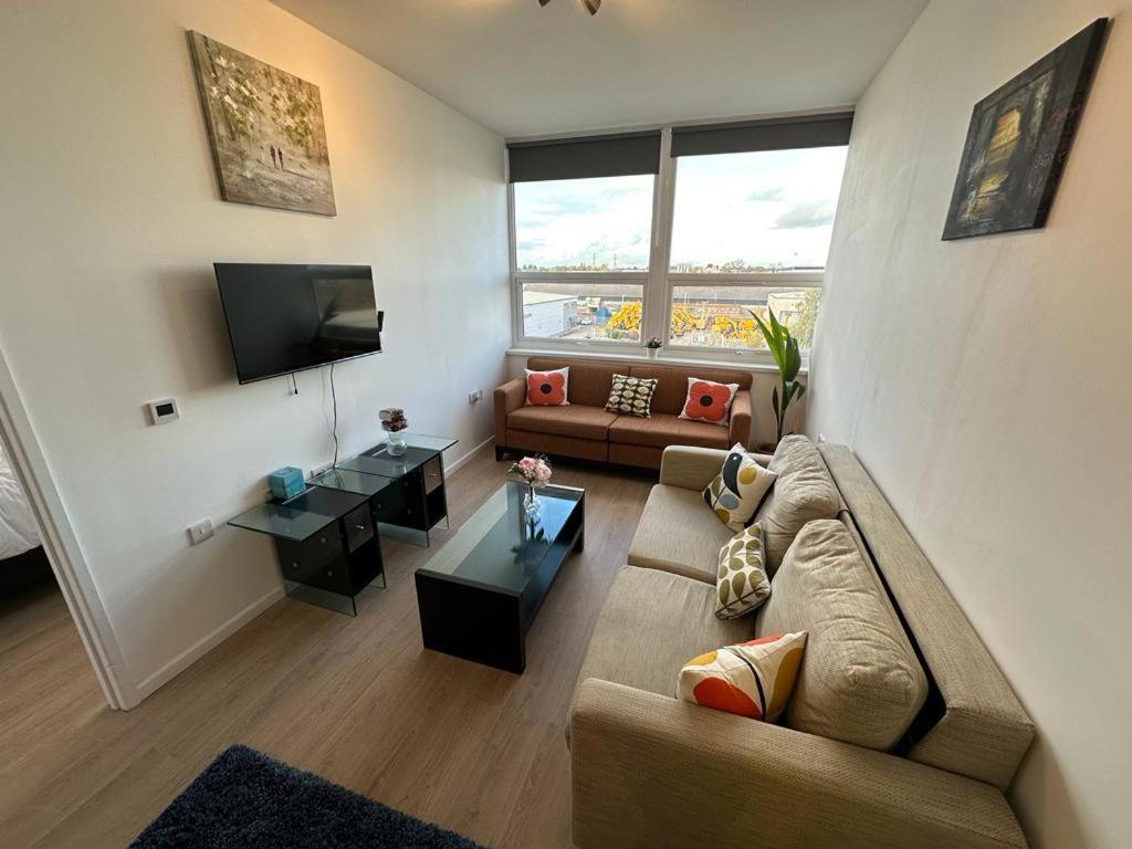 One Bedroom Smethwick Flat 308 Apartment