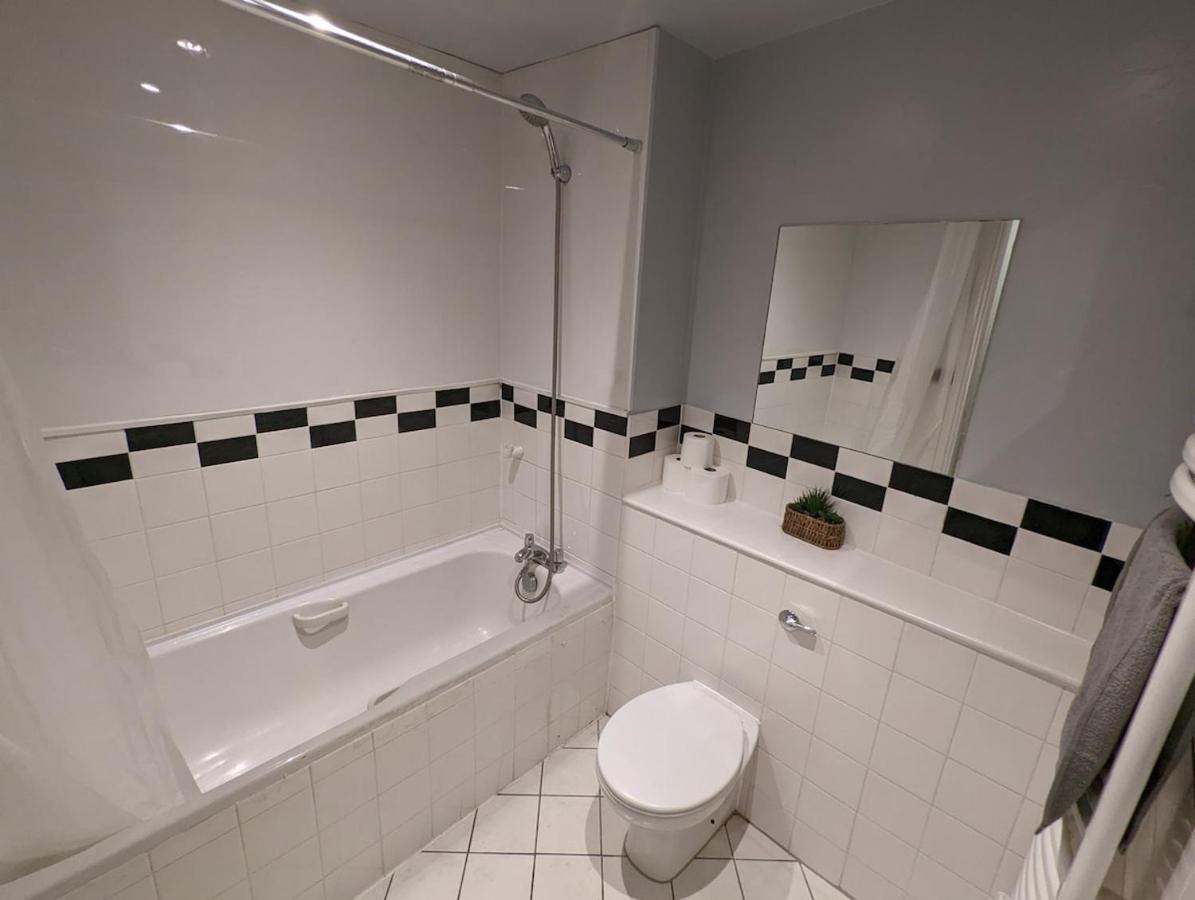 Brindley Apt - Free Parking! Next Door To Arena-sea Life! Aparthotel