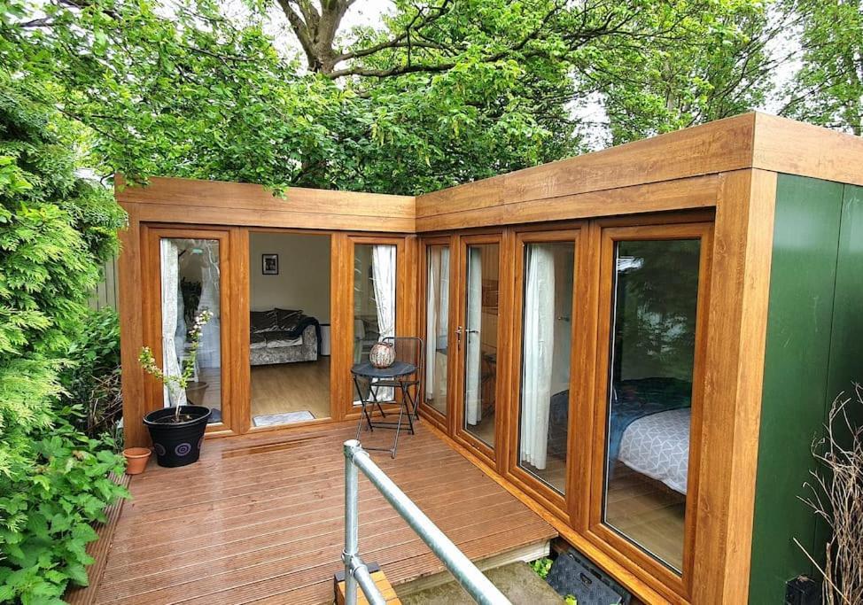 Private Self Contained Annex/cabin *