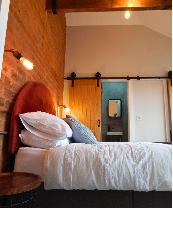 Vip 3br Grade2 Luxurious Industrial House With Wood Fire, Electric Blinds And Big Cast Iron Windows In The Heart Of The Jq Holiday home