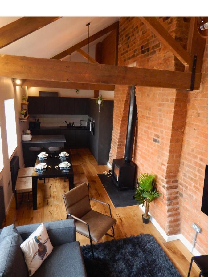 Vip 3br Grade2 Luxurious Industrial House With Wood Fire, Electric Blinds And Big Cast Iron Windows In The Heart Of The Jq Holiday home *