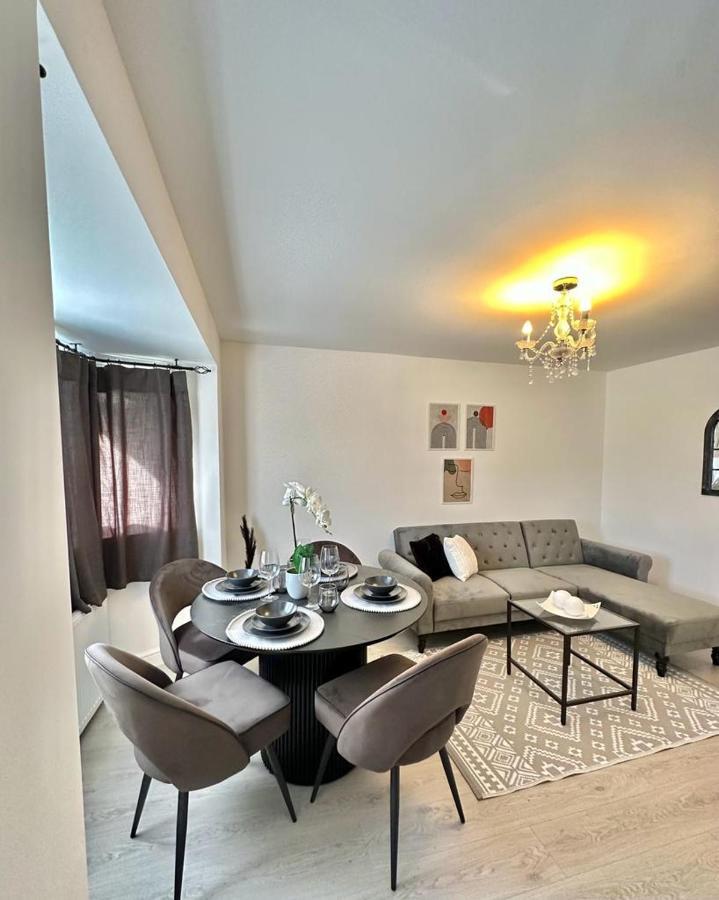 Modern And Spacious Flat Birmingham