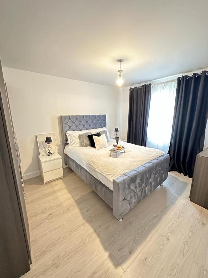 Modern And Spacious Flat Birmingham
