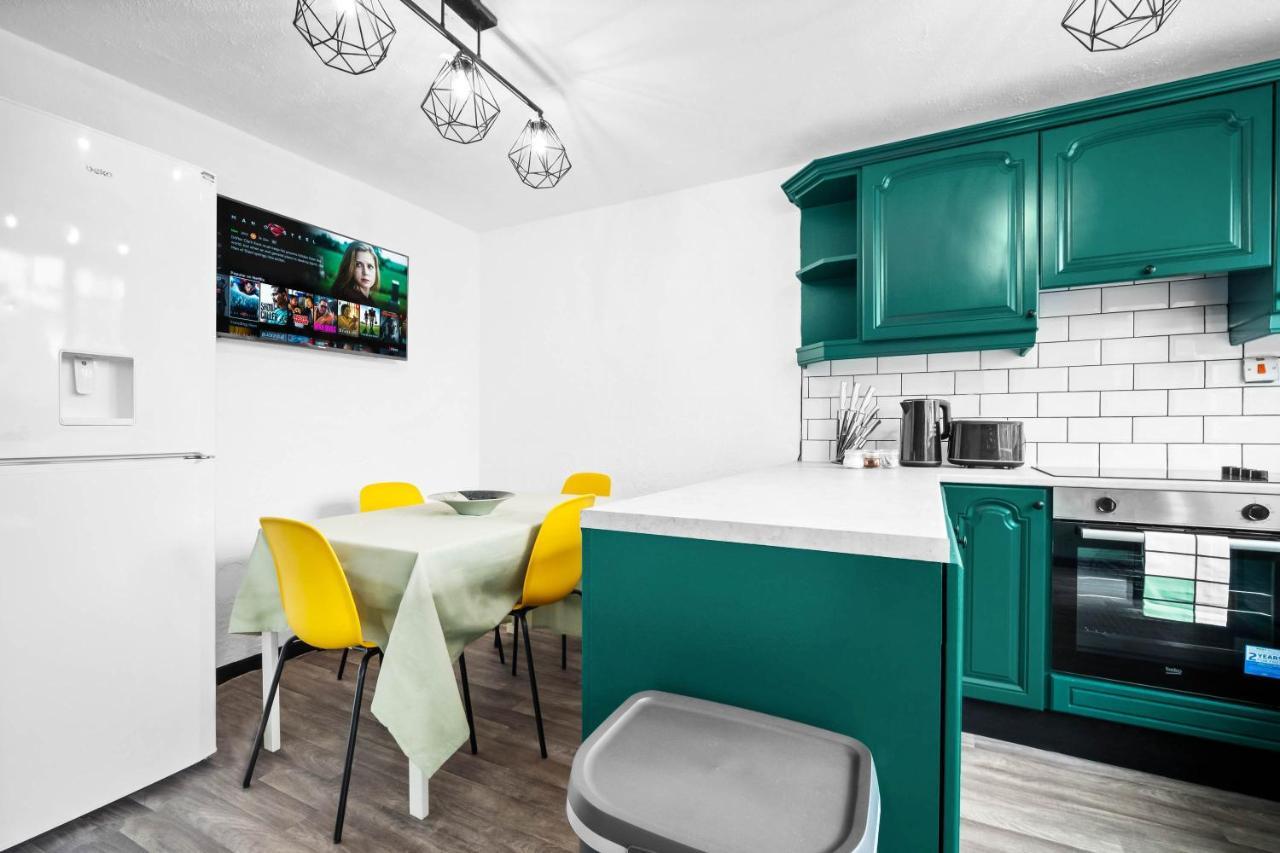 Modern 3 Bedroom For Groups * Birmingham