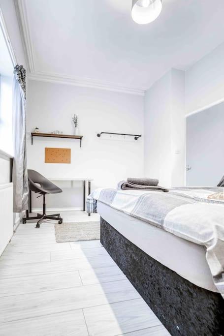 Apartment Cheerful Flat In Moseley With Free Parking