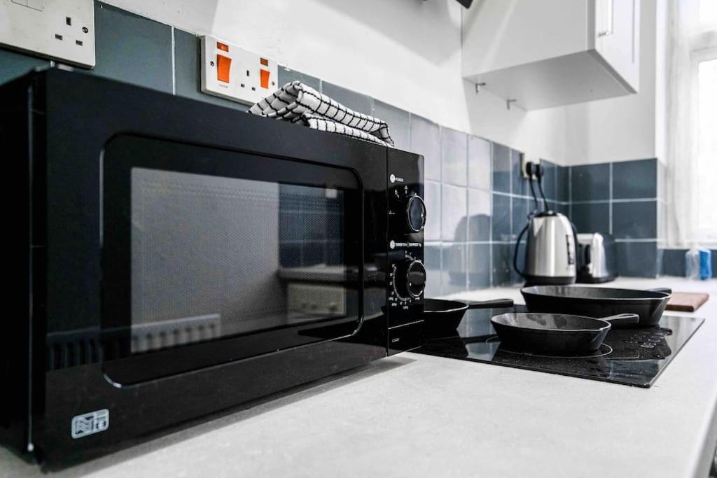 Cheerful Flat In Moseley With Free Parking