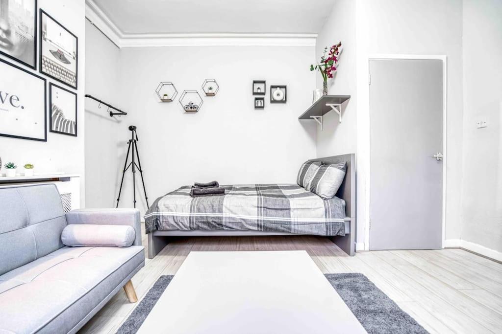 Apartment Cheerful Flat In Moseley With Free Parking