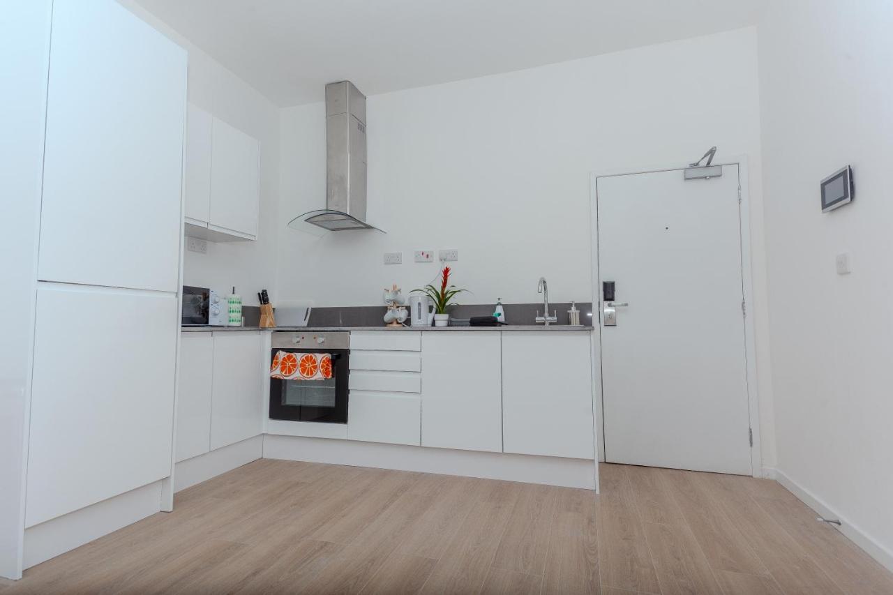 One Bedroom Serviced Smethwick Flat 319 Apartment Birmingham