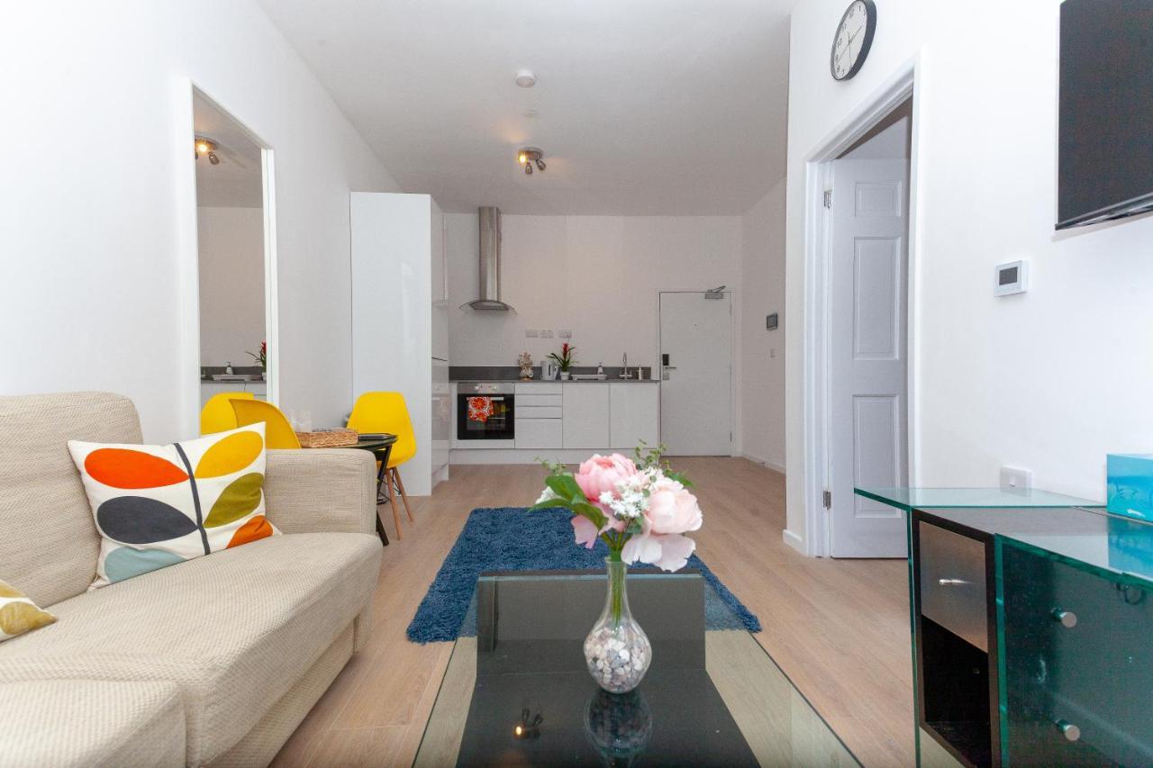 Apartment One Bedroom Smethwick Flat 308 *