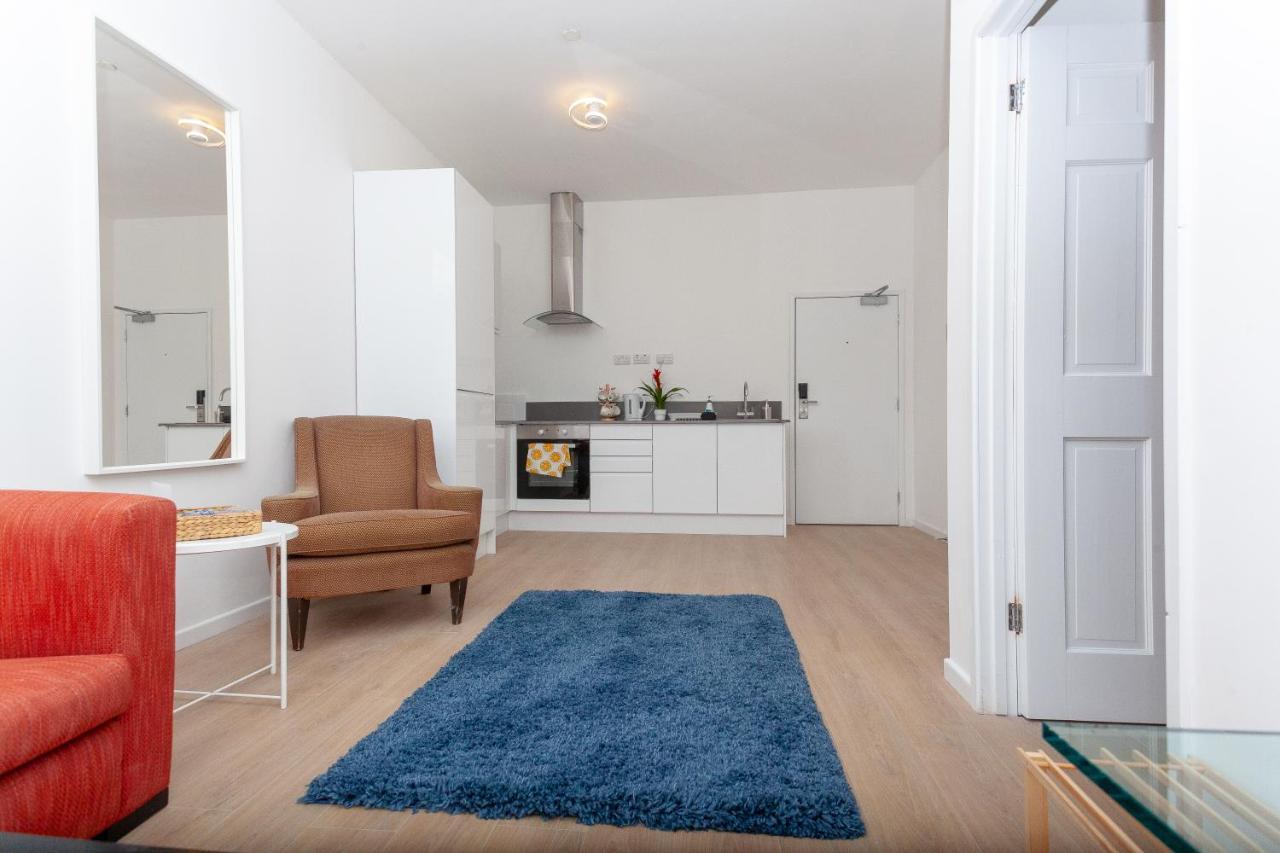One Bedroom Serviced Smethwick Flat 310 Apartment