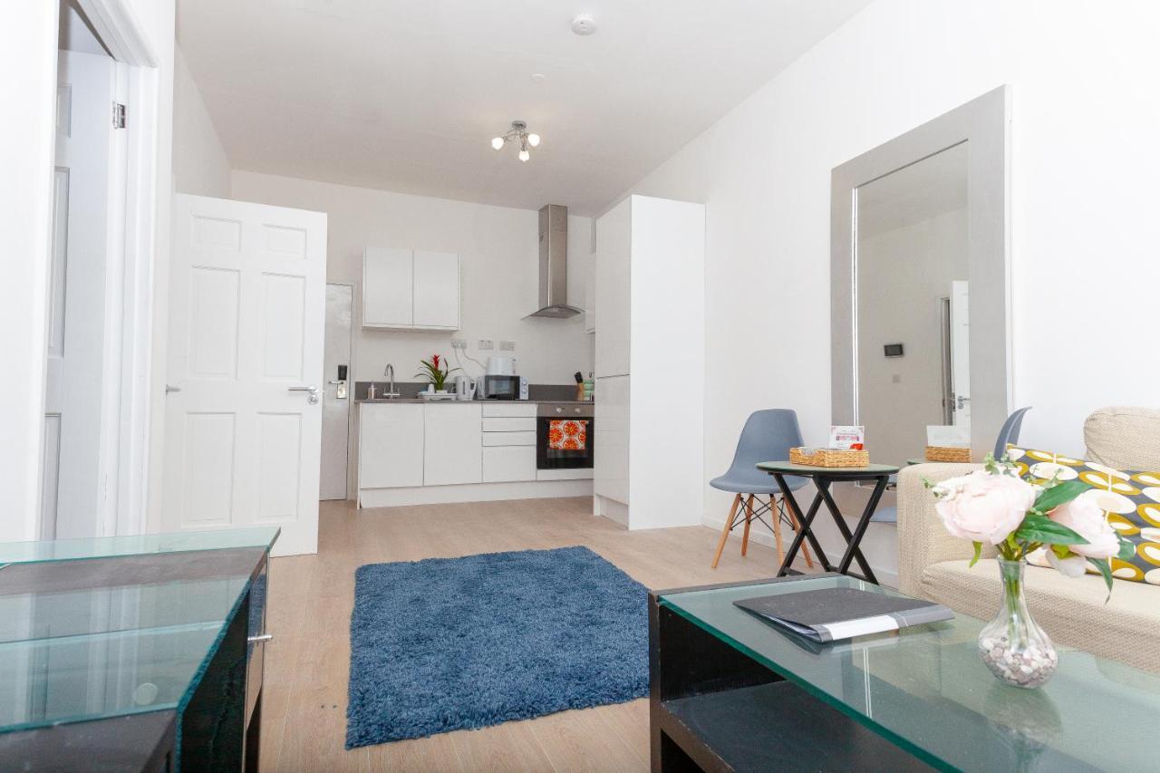 One Bedroom Serviced Flat 311 Apartment Birmingham
