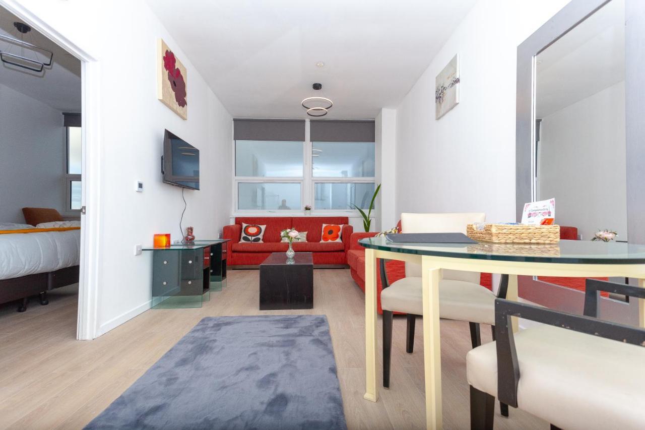 One Bedroom Serviced Smethwick Flat 315 *