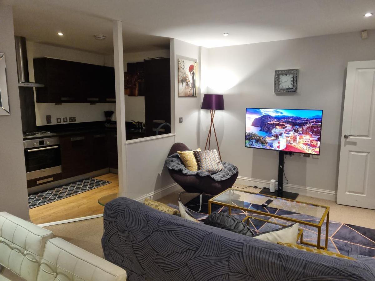 Apartment In New Street *