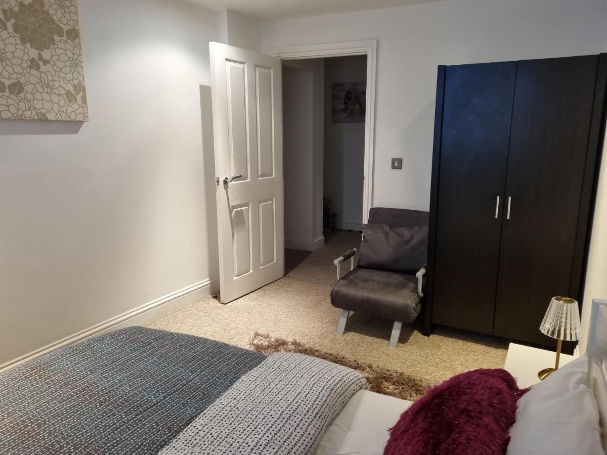 Apartment In New Street