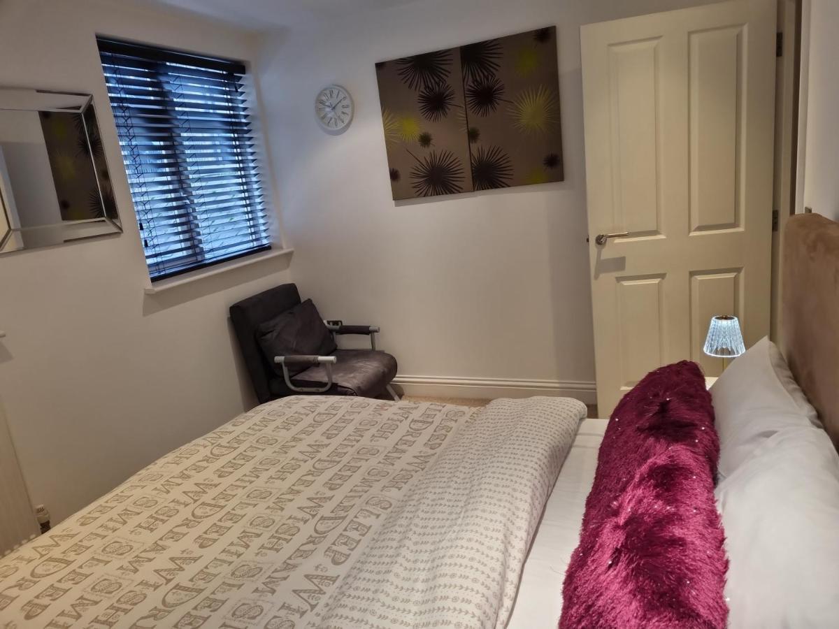 Apartment In New Street *