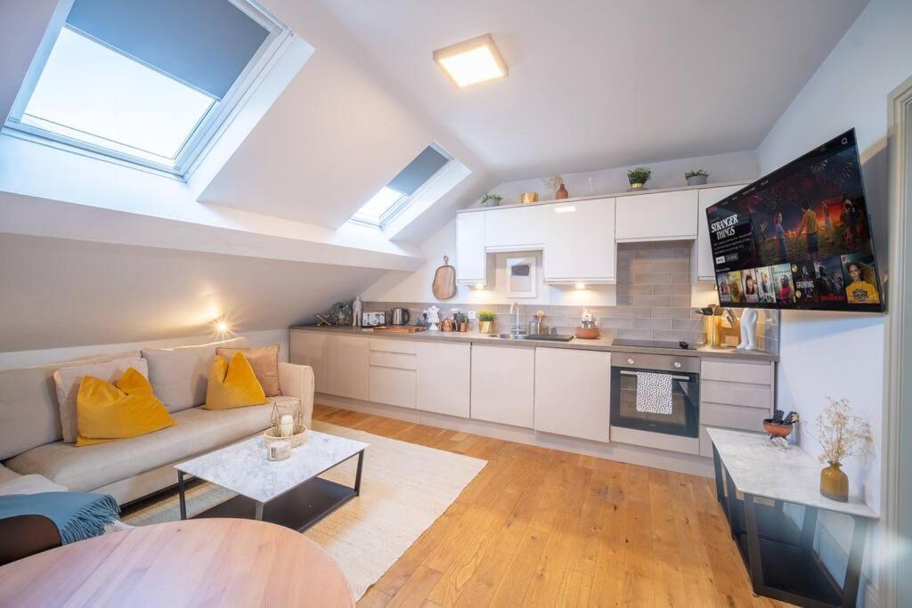 Apartment Stylish Moseley Victorian: Central 2br With Free Parking & Netflix Birmingham