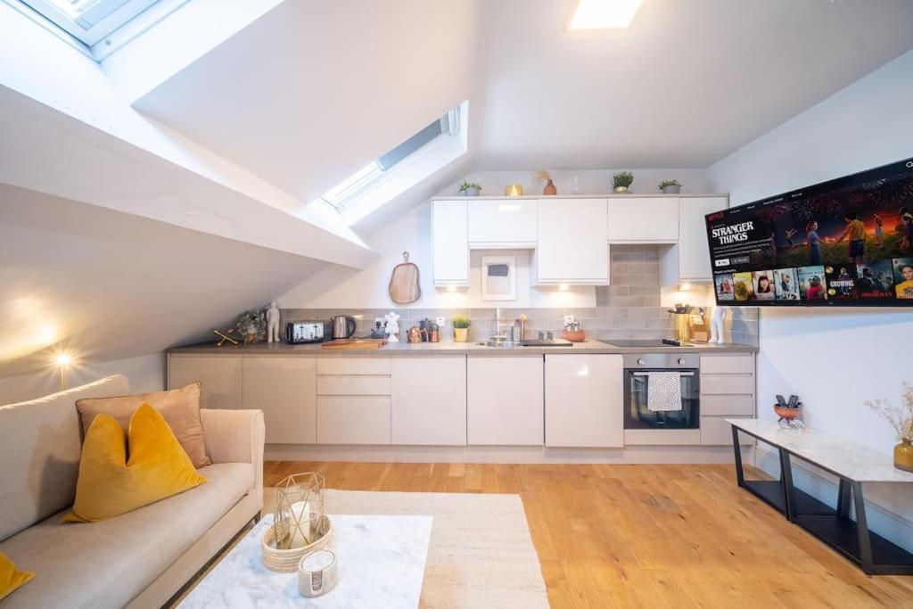 Apartment Stylish Moseley Victorian: Central 2br With Free Parking & Netflix *