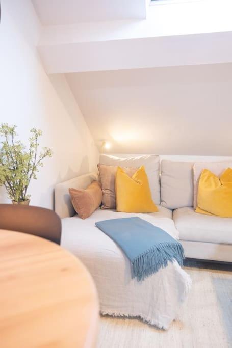 Apartment Stylish Moseley Victorian: Central 2br With Free Parking & Netflix