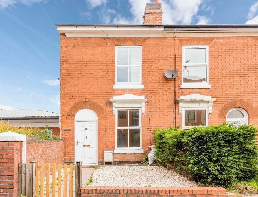 The Gable End House On Harborne High Street Villa *
