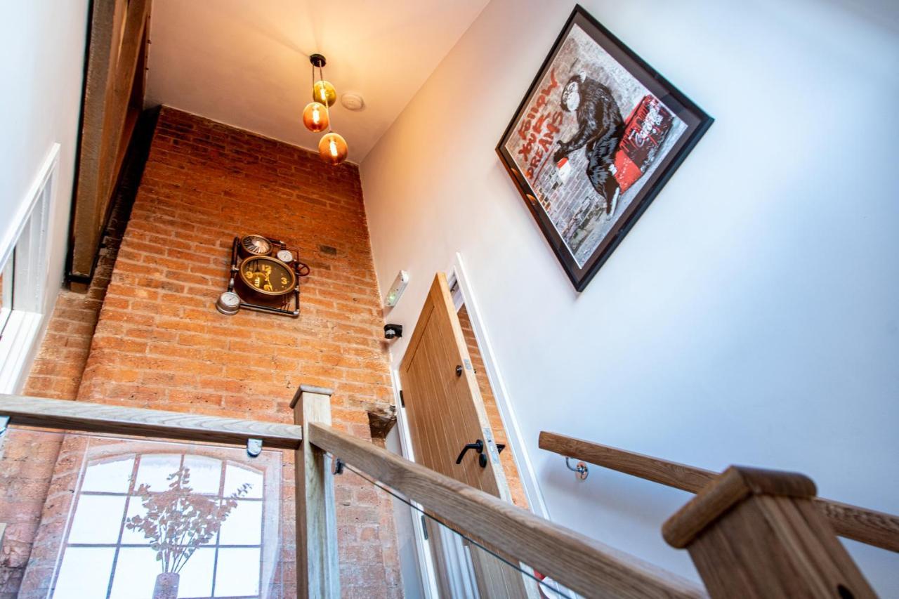 Vip 3br Grade2 Luxurious Industrial House With Wood Fire, Electric Blinds And Big Cast Iron Windows In The Heart Of The Jq Holiday home