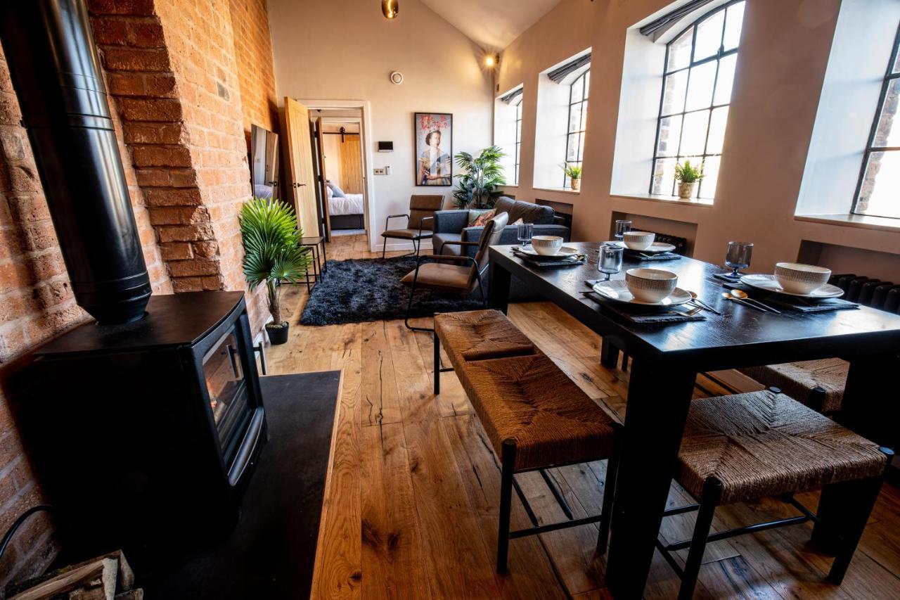 Vip 3br Grade2 Luxurious Industrial House With Wood Fire, Electric Blinds And Big Cast Iron Windows In The Heart Of The Jq *
