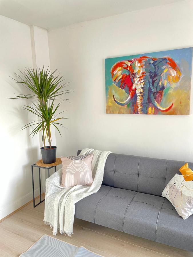 Chic Retreat: 2-bed 1 Ensuite Oasis Apartment Birmingham