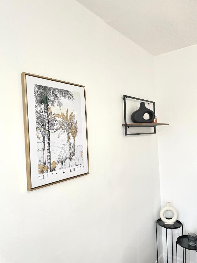 Retro 3 Bed, 2 En-suite Haven * Birmingham