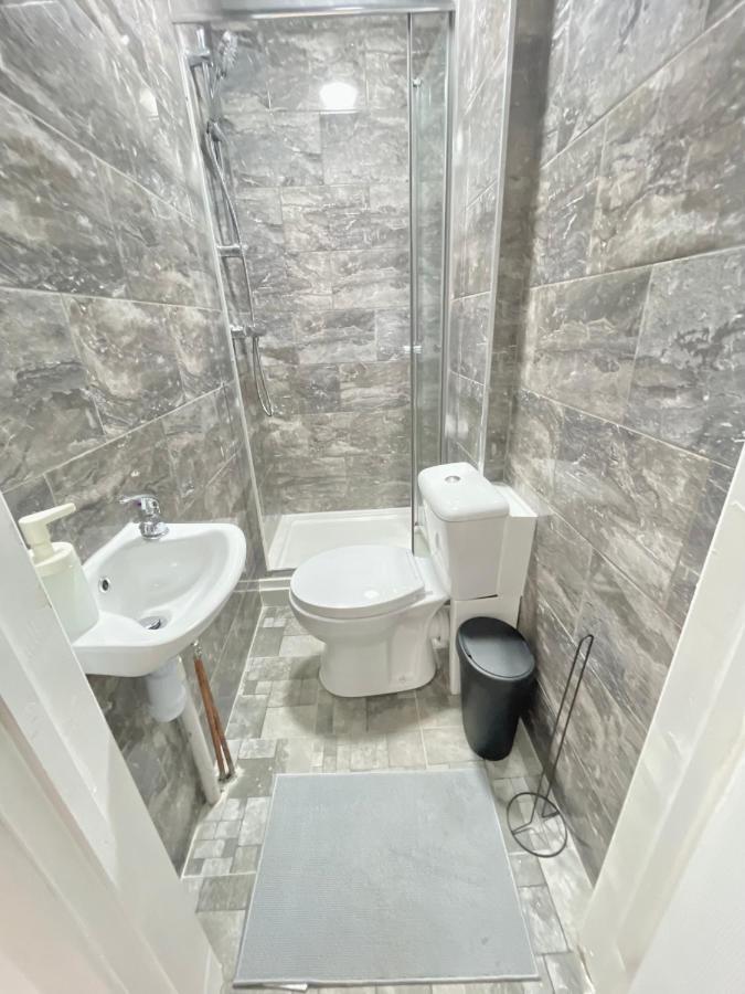 Retro 3 Bed, 2 En-suite Haven * Birmingham