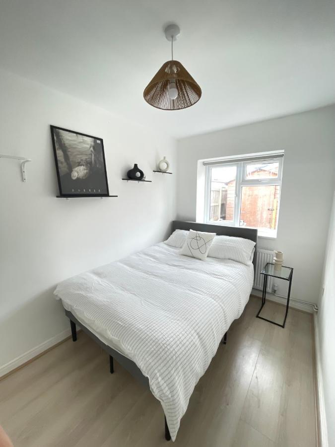 Retro 3 Bed, 2 En-suite Haven * Birmingham