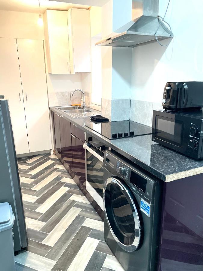 Apartment Retro 3 Bed, 2 En-suite Haven Birmingham