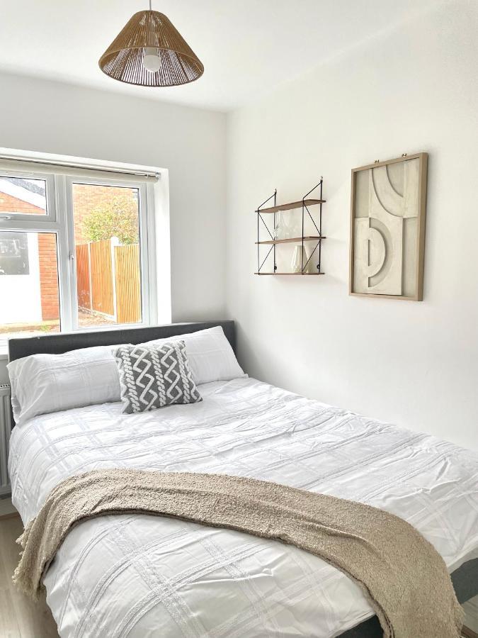 Retro 3 Bed, 2 En-suite Haven