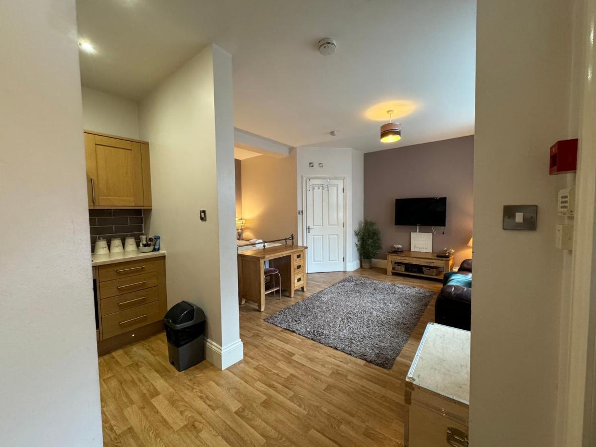 The Emerald Suite, Apartment