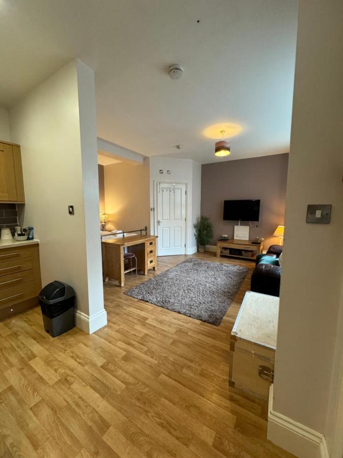 The Emerald Suite, *