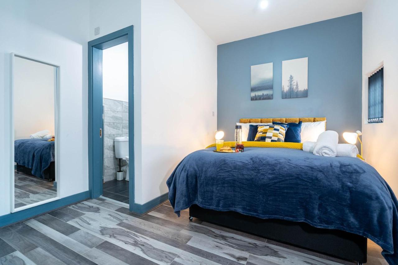Sky One Bedroom Modern 3