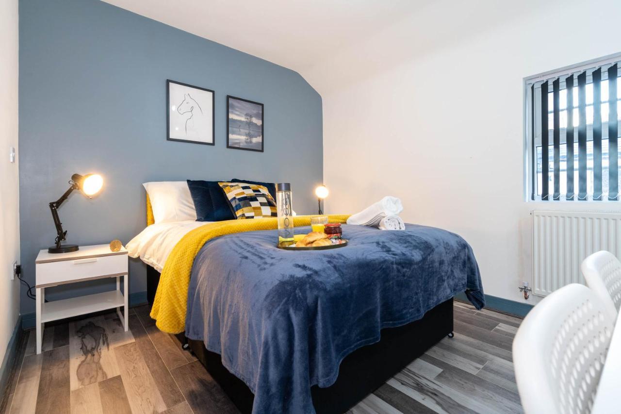 Sky One Bedroom Modern 6 Apartment