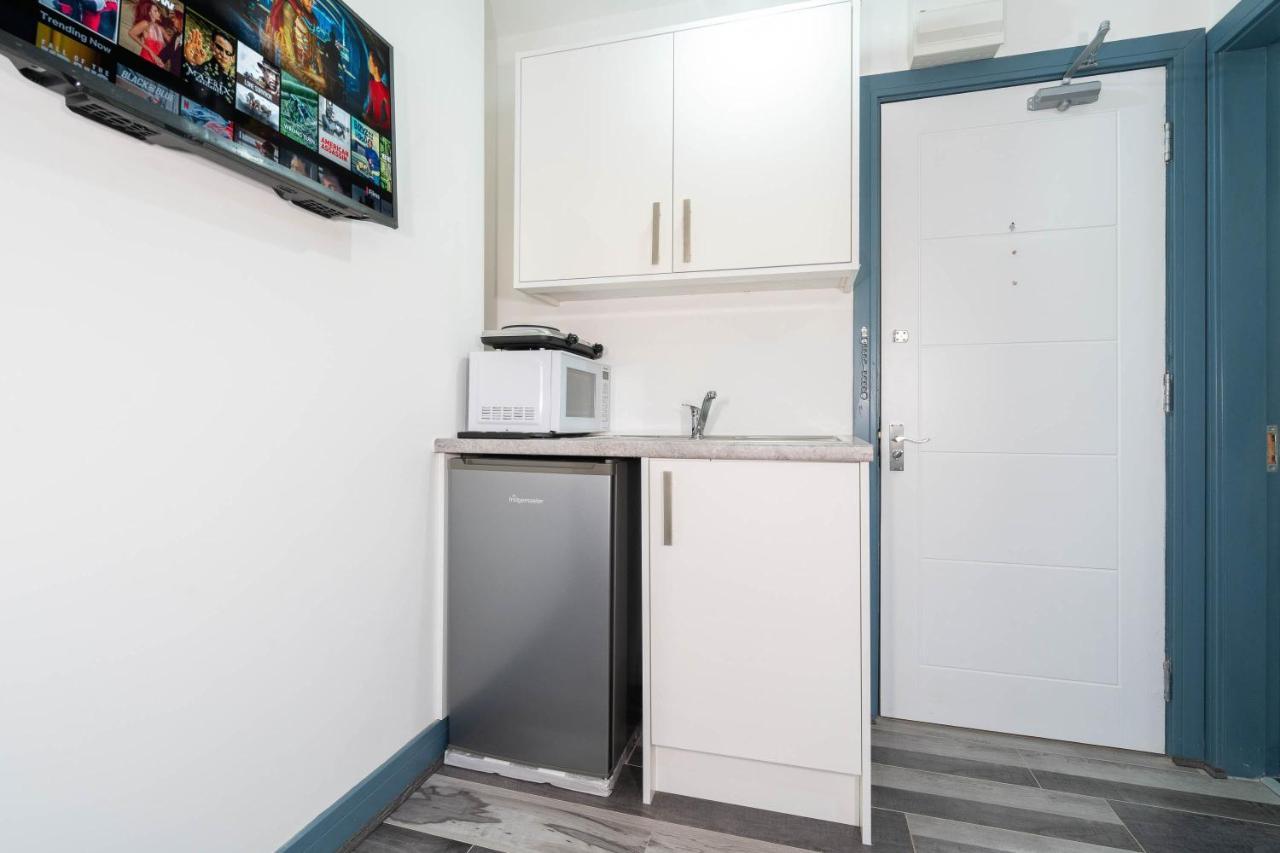 Sky One Bedroom Modern 4 Apartment Birmingham