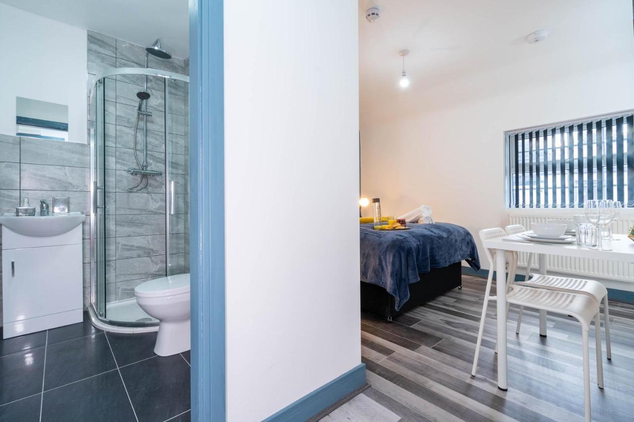 Sky One Bedroom Modern 6 Apartment