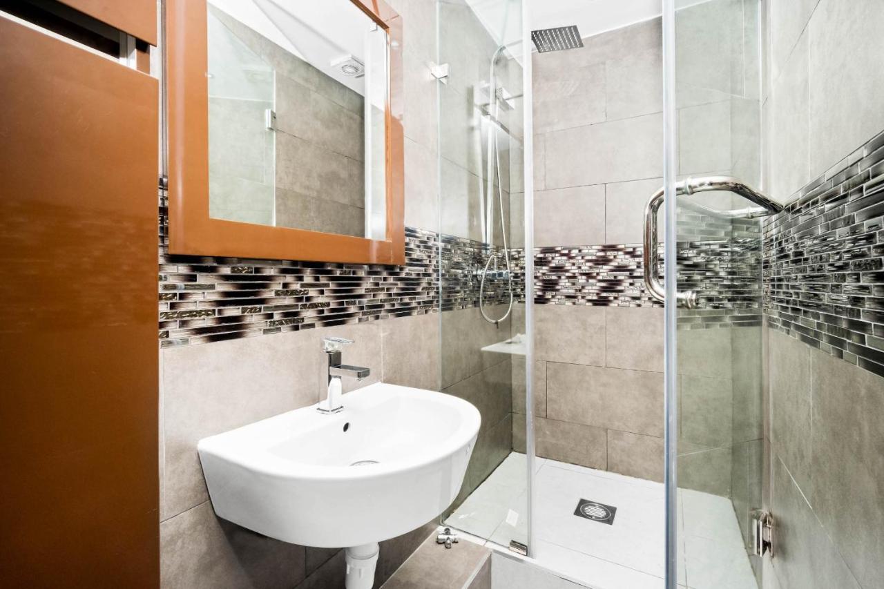 Apartment Modern 1 Bed In Perry Barr ☆ Close To Town ✪ Next To Alexander Stadium → Free Nearby Street Parking - Easy Bus & Train Routes To City Centre - Smart Tv - Located By One Stop Shopping Centre With Nandos, Argos, Kfc, Jd Sports And More! *