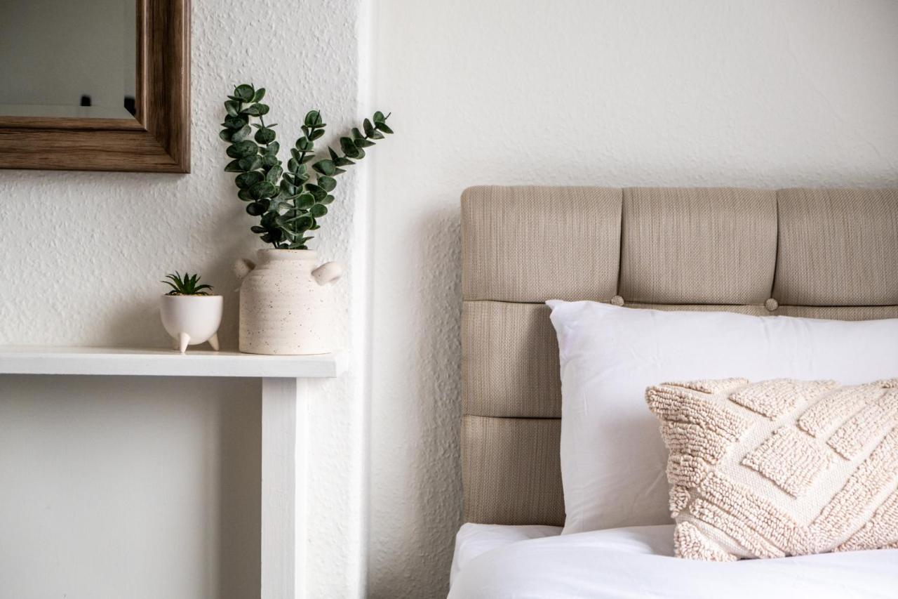 Solace Nights: Modern 4-bedroom House With Fast Wi-fi Birmingham