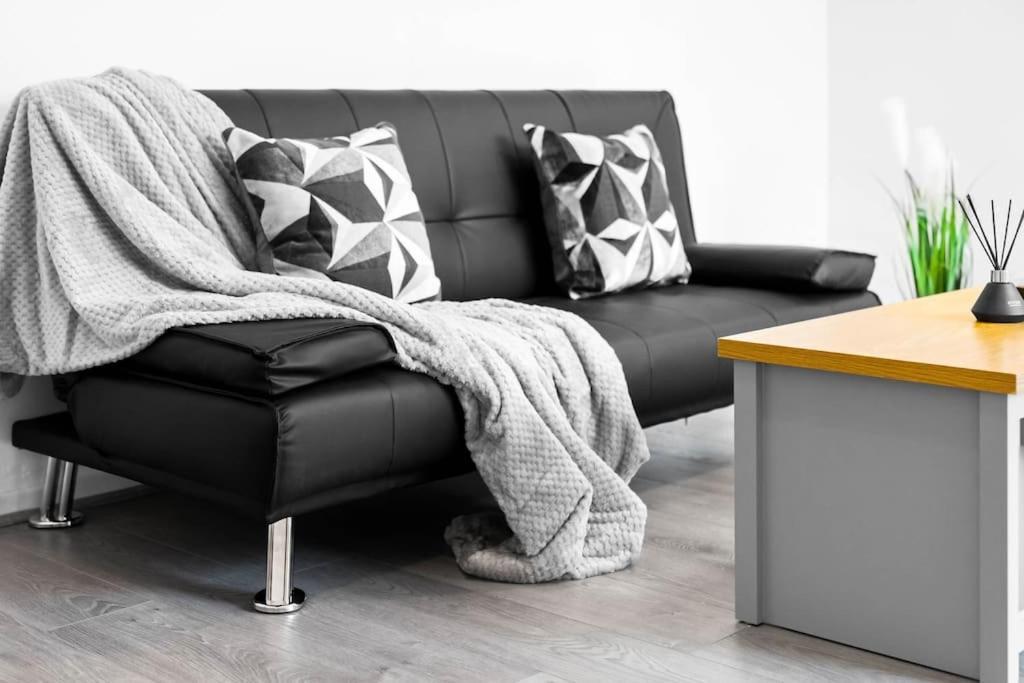 Jlr,nec,b'ham Airport,entire House,wi-fi,netflix * Birmingham