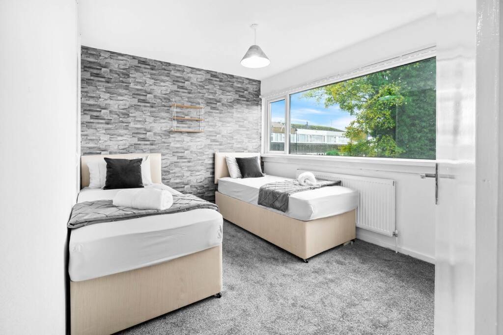 Jlr,nec,b'ham Airport,entire House,wi-fi,netflix
