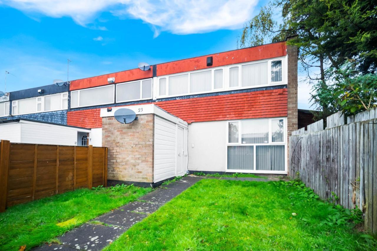 Jlr,nec,b'ham Airport,entire House,wi-fi,netflix Holiday home Birmingham