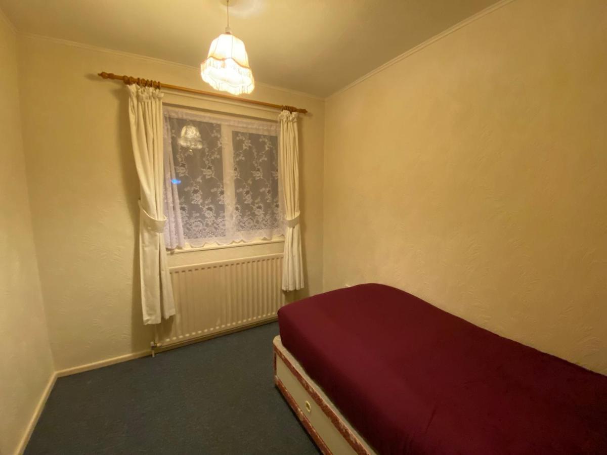 Serene 4br In Harborne Close To Qe Hospital, Harborne Centre Holiday home