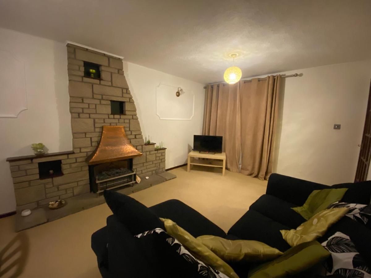 Serene 4br In Harborne Close To Qe Hospital, Harborne Centre *