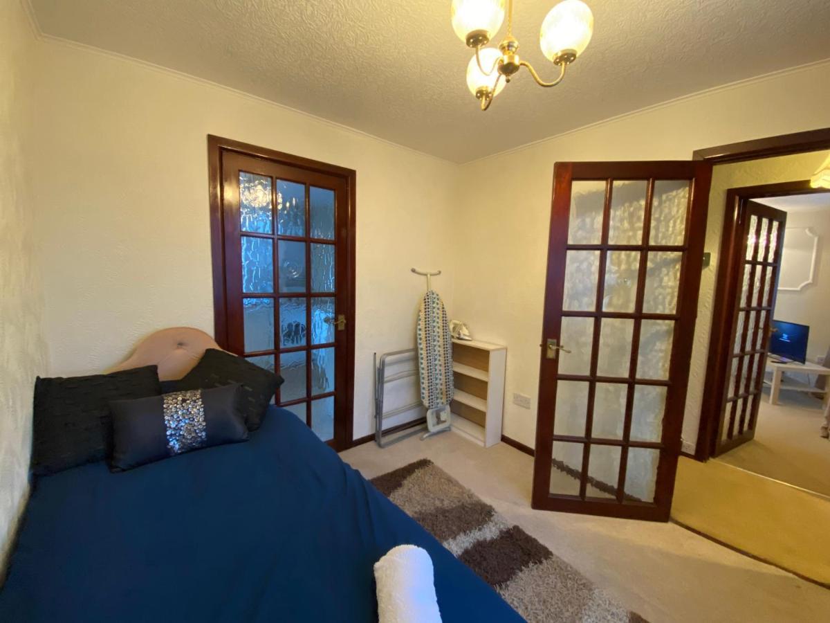 Serene 4br In Harborne Close To Qe Hospital, Harborne Centre Birmingham