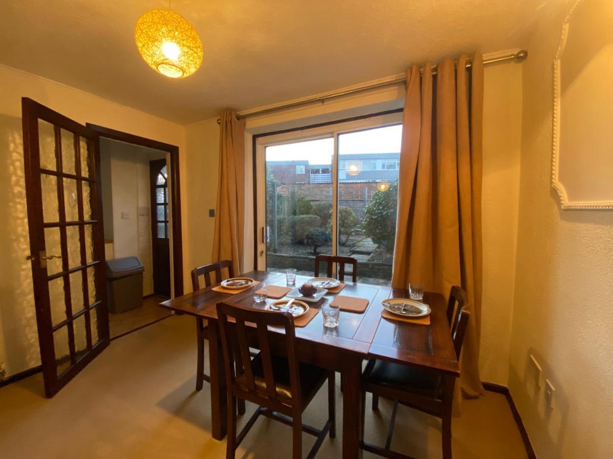 Serene 4br In Harborne Close To Qe Hospital, Harborne Centre Holiday home *