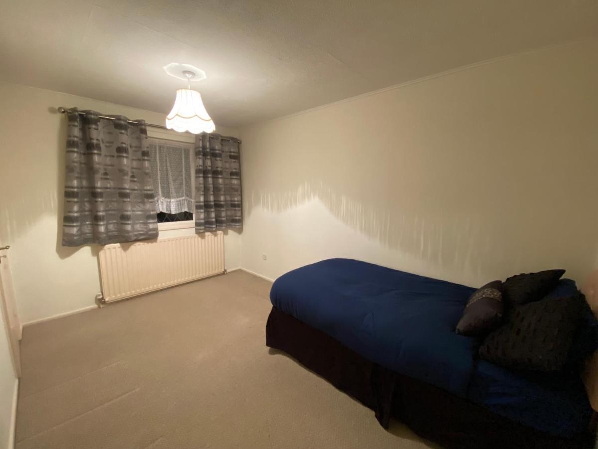 Serene 4br In Harborne Close To Qe Hospital, Harborne Centre Birmingham