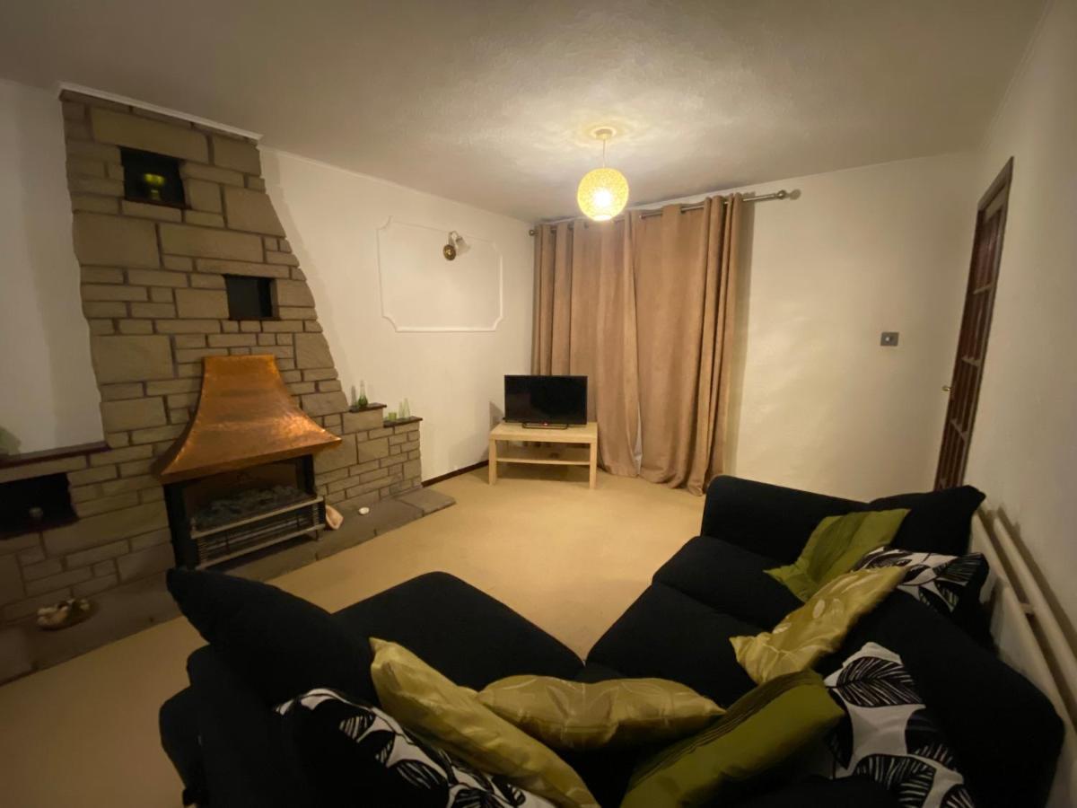 Serene 4br In Harborne Close To Qe Hospital, Harborne Centre Birmingham