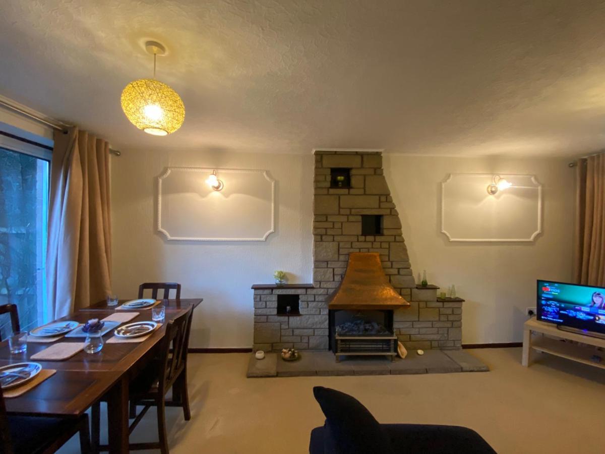 Serene 4br In Harborne Close To Qe Hospital, Harborne Centre *